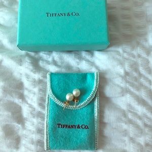 Tiffany & Co pearl earrings!